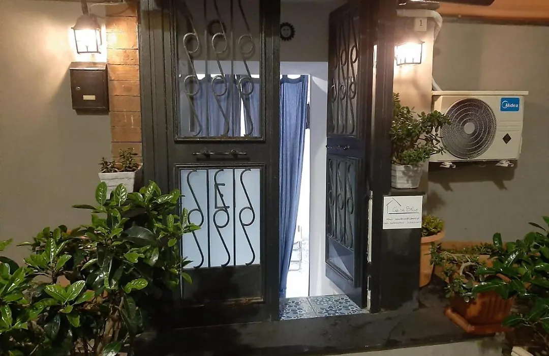 Casa Blue in Pozzuoli-1